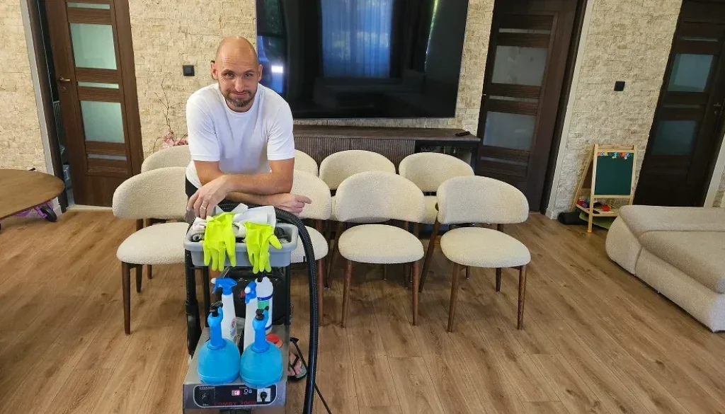 Pregătirea scaunelor tapițate și a echipamentului de curățare